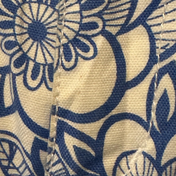 *FINAL PRICE* Lilly Pulitzer Palm Beach Fit Blue and White Floral Shorts - Picture 3 of 9